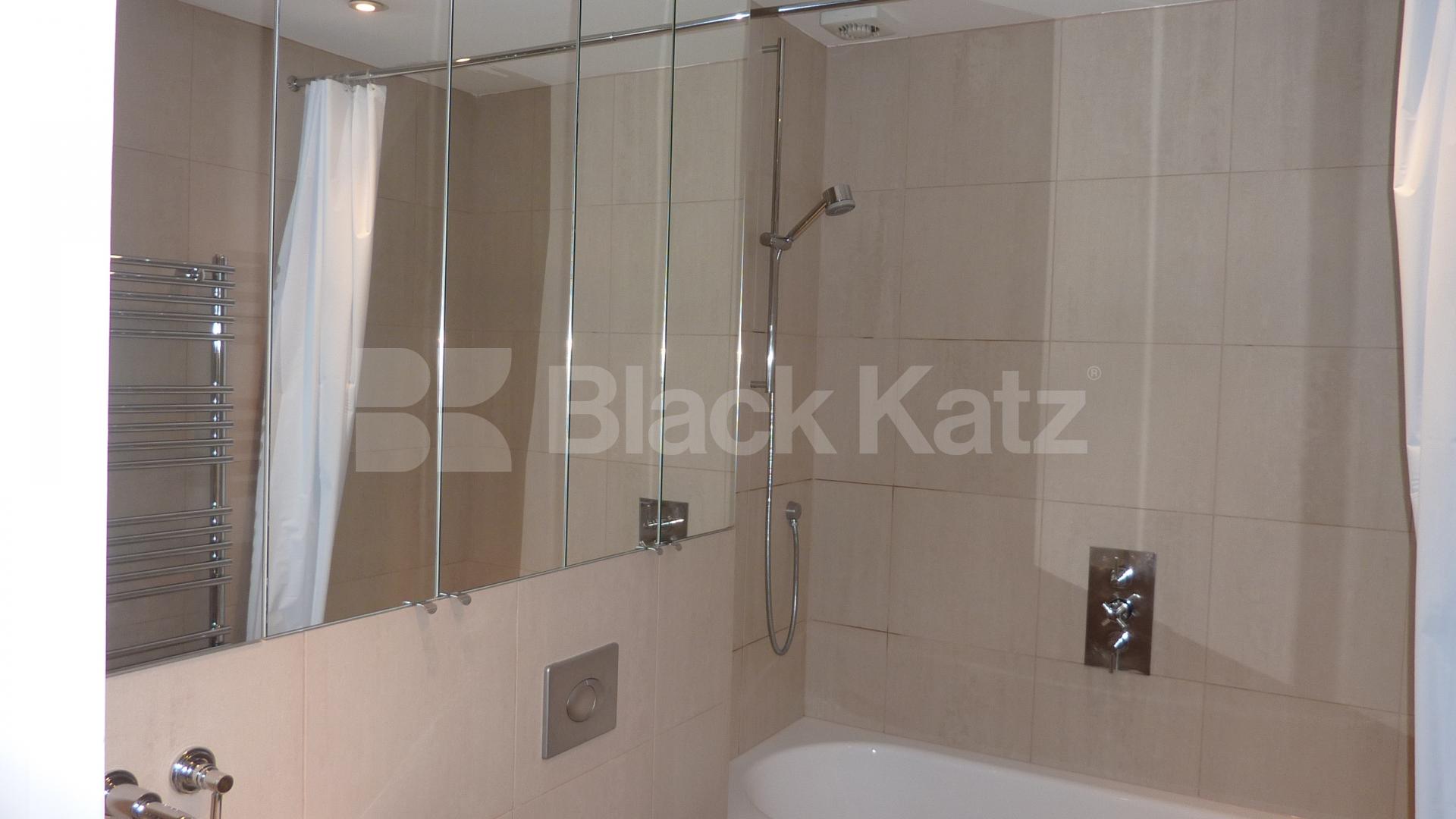 			FANTASTIC FLAT WITH PRIVATE TERRACE!, 1 Bedroom, 1 bath, 1 reception Flat			 All Saints Road, NOTTING HILL